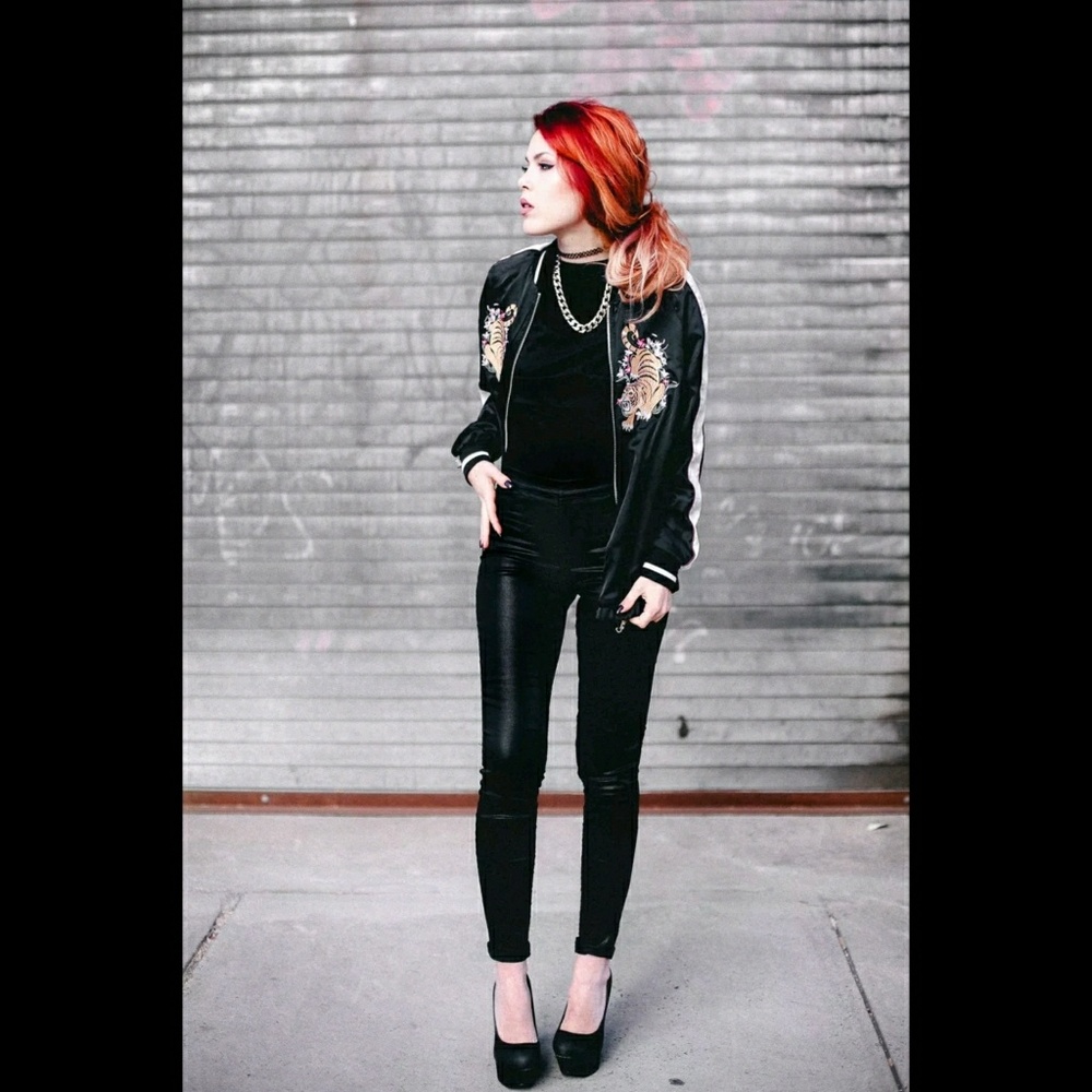 H&M Oriental Black Tiger Satin Bomber Jacket ASO 8 - Picture 3 of 8
